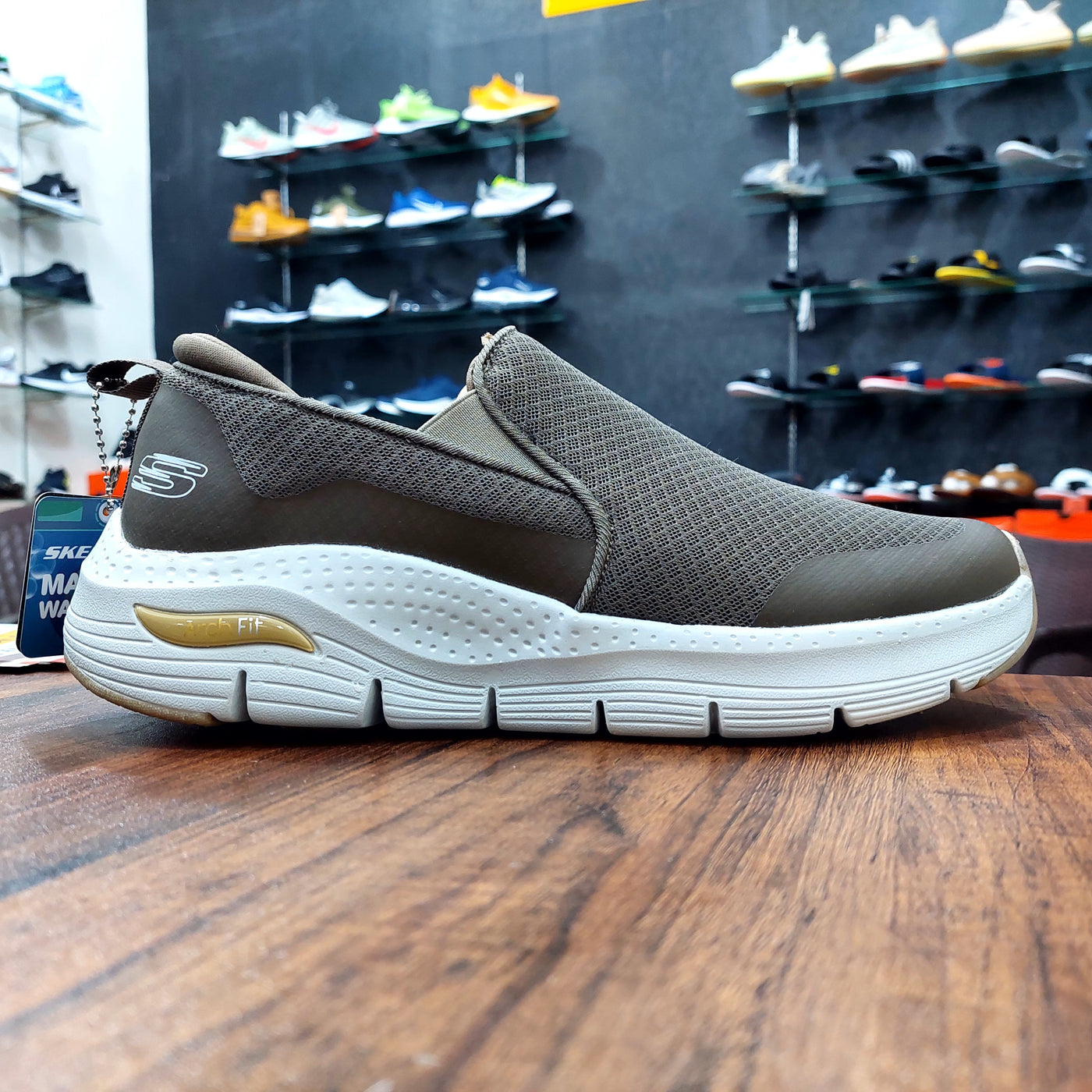 Sketcher Arch Fit Banlin "Taupe"