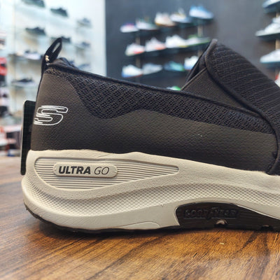 Sketcher Banlin Ultra Go-Goodyear Sole "Black White"